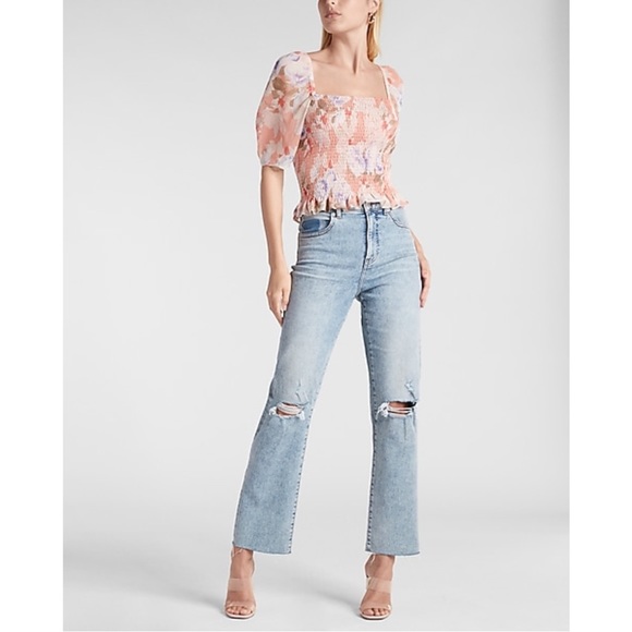 EXPRESS Floral Puff Sleeve Smocked Top - Picture 16 of 16